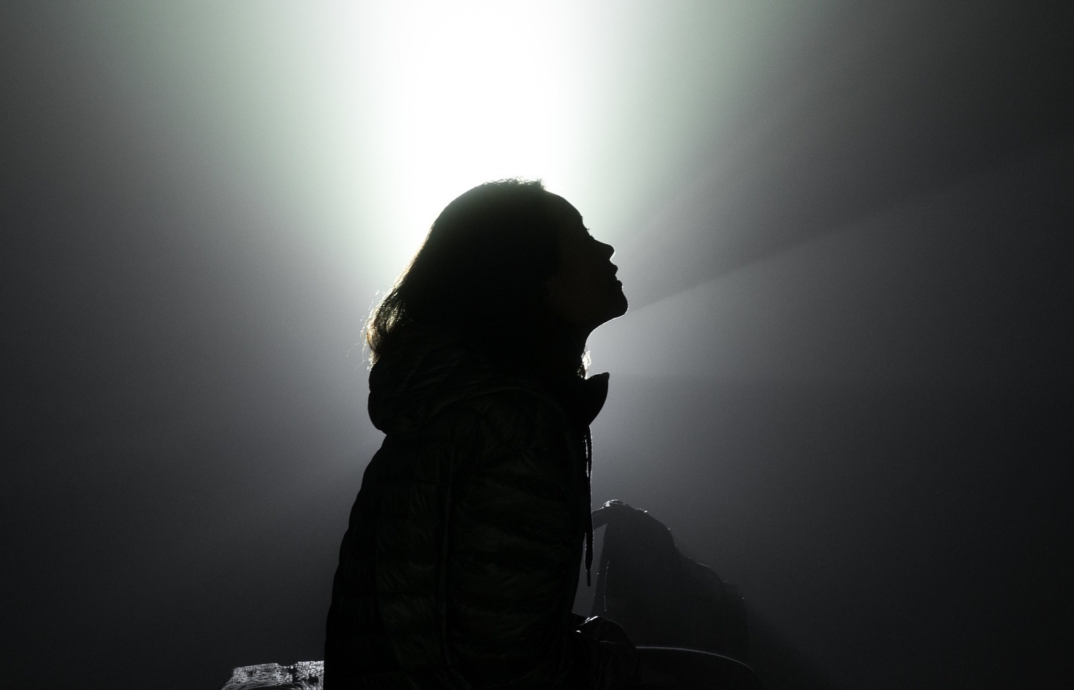 silhouette-2606648_1920a